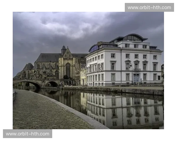 绿茵巅峰之战：当基辅迪纳摩的钢铁意志，撞上根特的比利时风暴